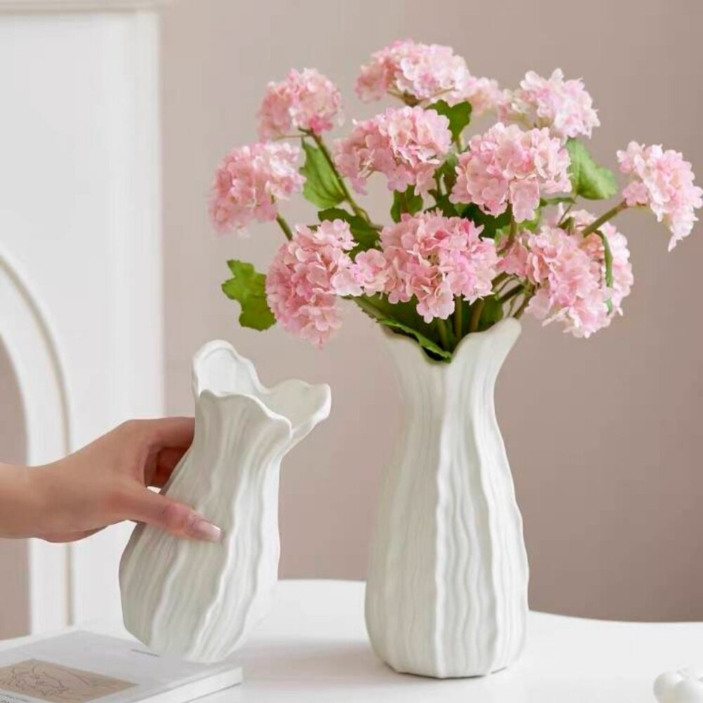 Sculpted White Ceramic Vase – Soft Wavy Design